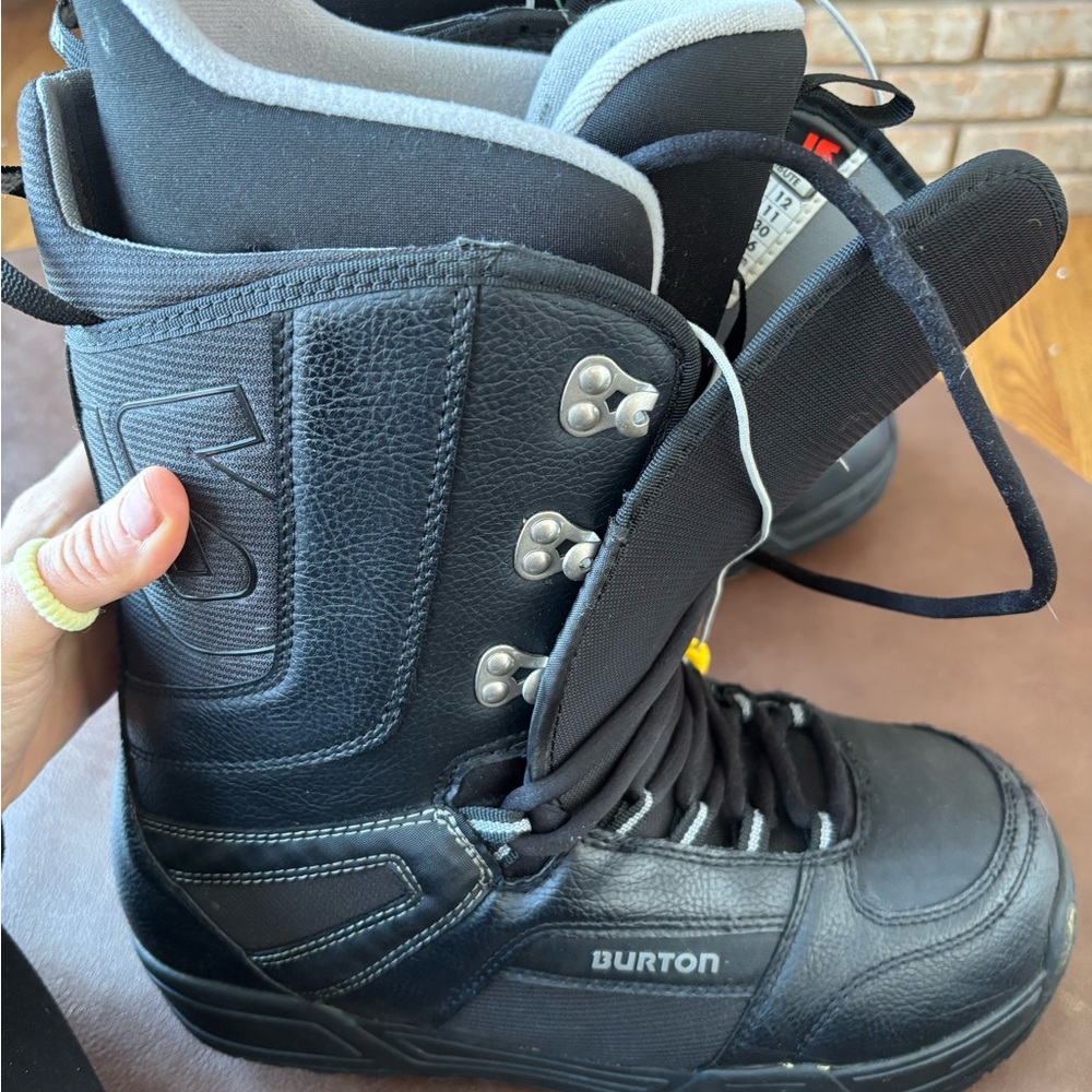 BURTON "TRIBUTE" BLACK SNOW BOARD BOOTS IMPACT INSULATED LINERS MENS Size 12